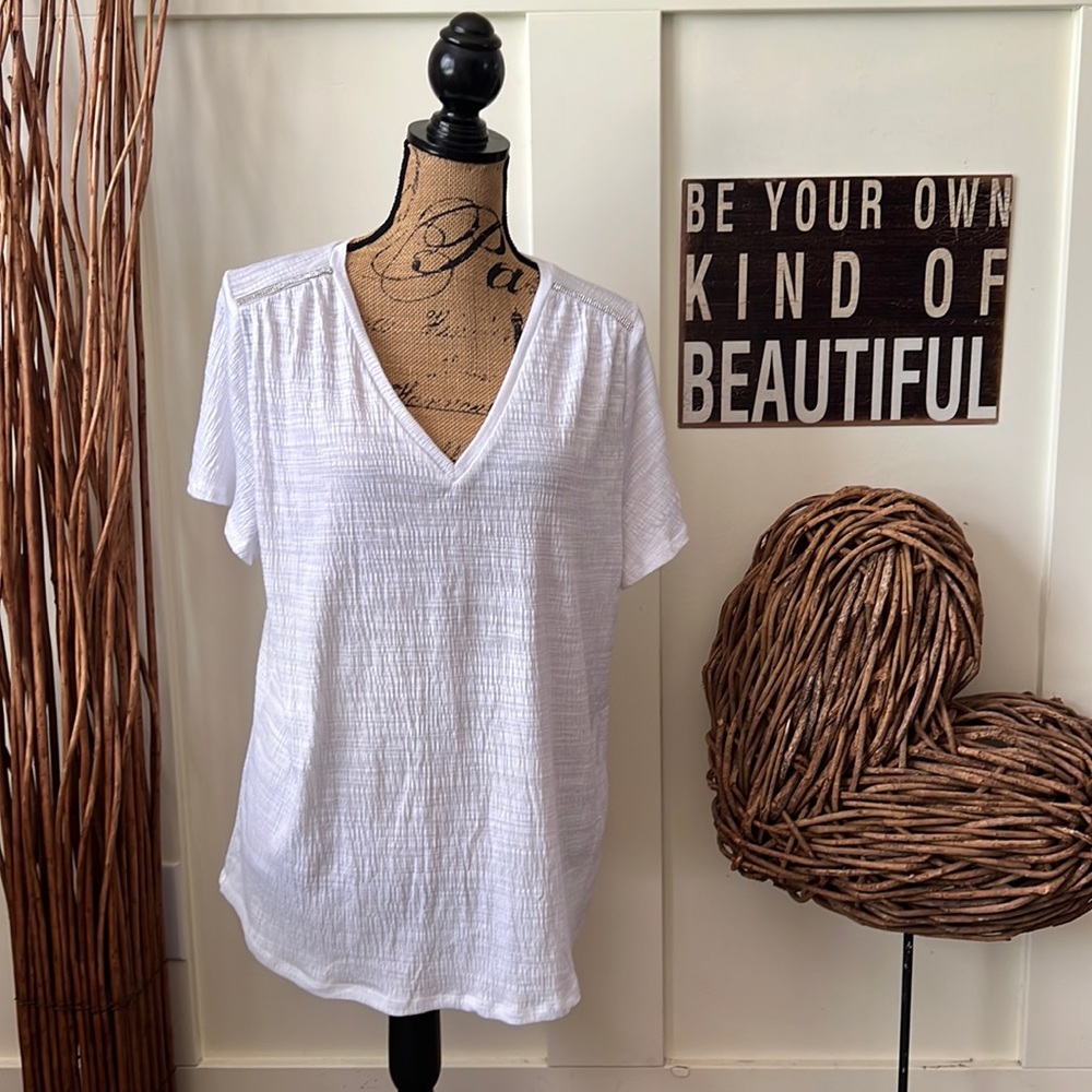 Retrology White Textured Short Sleeve Hi Low Tunic W/Rhinestone Accents